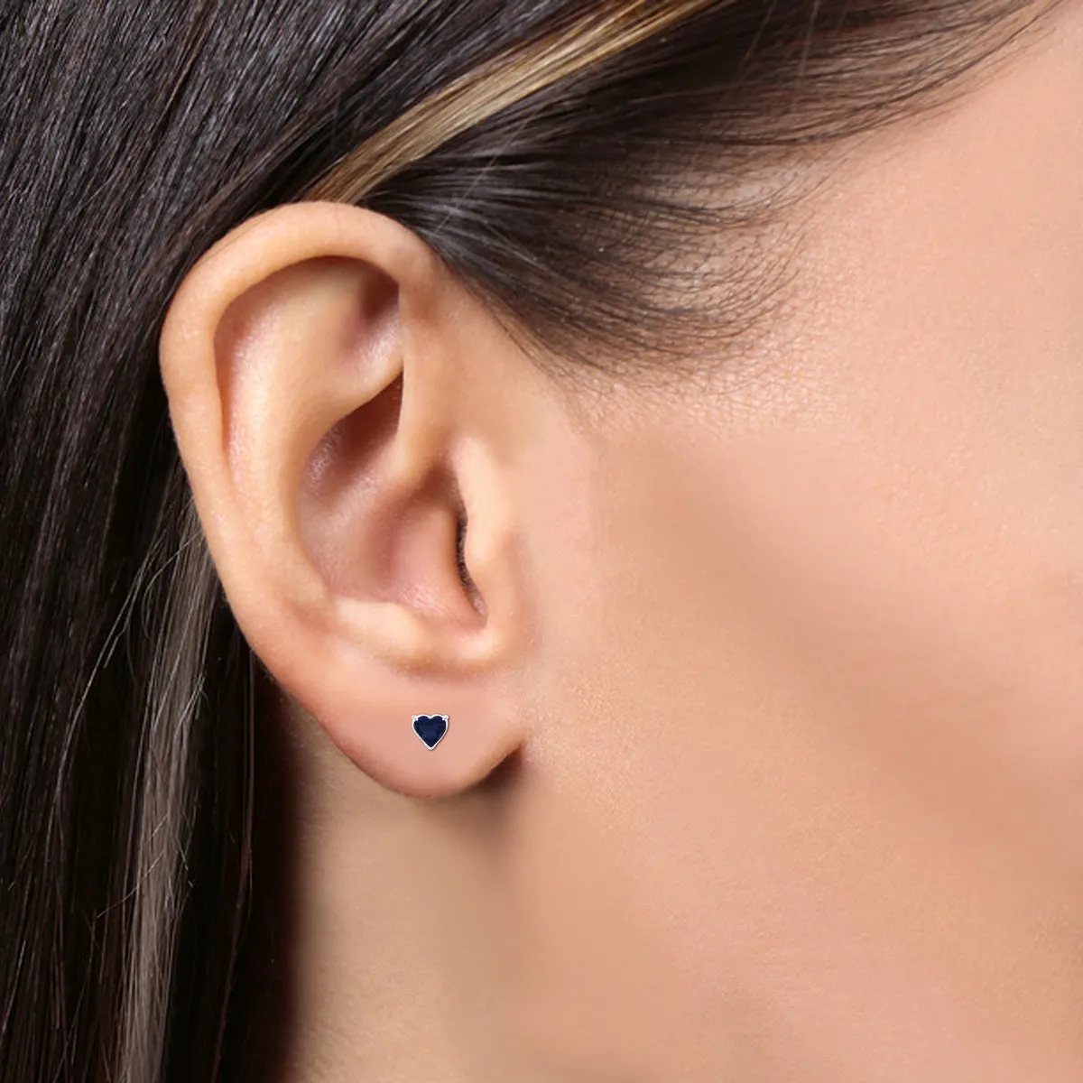 14K White Gold 5Mm Heart Sapphire Earrings