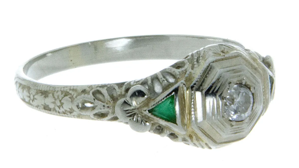 Art Deco Diamond & Emerald Filigree Ring