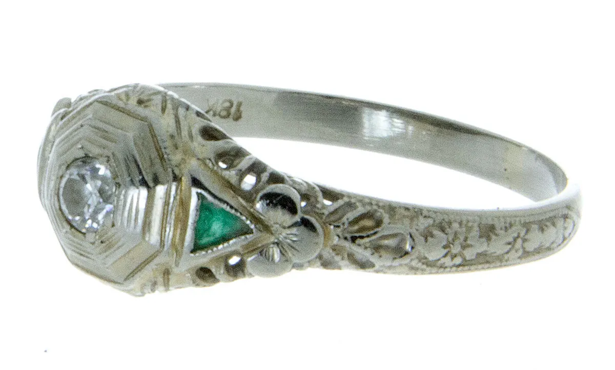 Art Deco Diamond & Emerald Filigree Ring