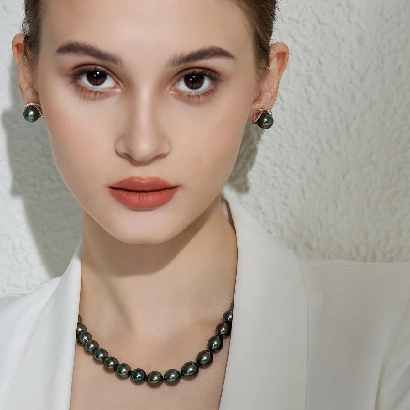 Brilliant Freshwater Black Pearl Necklace WN00704
