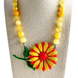 Classic Daisy Single Flower Statement Necklace