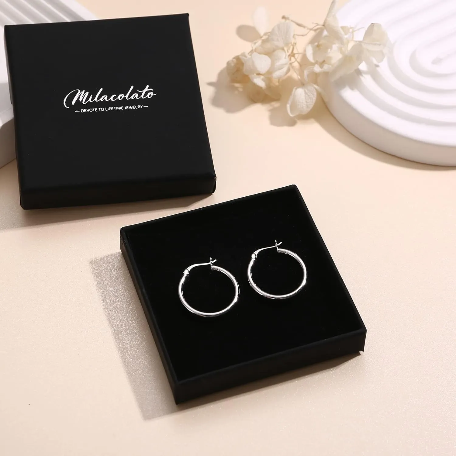 Milacolato 925 Sterling Silver Hoop Earrings for Women 18K White Gold Plated 2.5mm Chunky Huggie Hoop Earrings Hypoallergenic Lightweight Round-Tube Circle Small Big Hoop Earrings 13/15/20/25/30/40/50/60mm