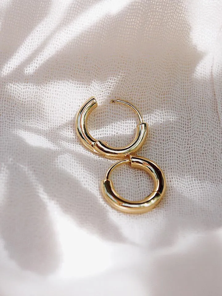 Perfect Small 18kt Gold Filled Huggie Hoop Earrings - Noelani