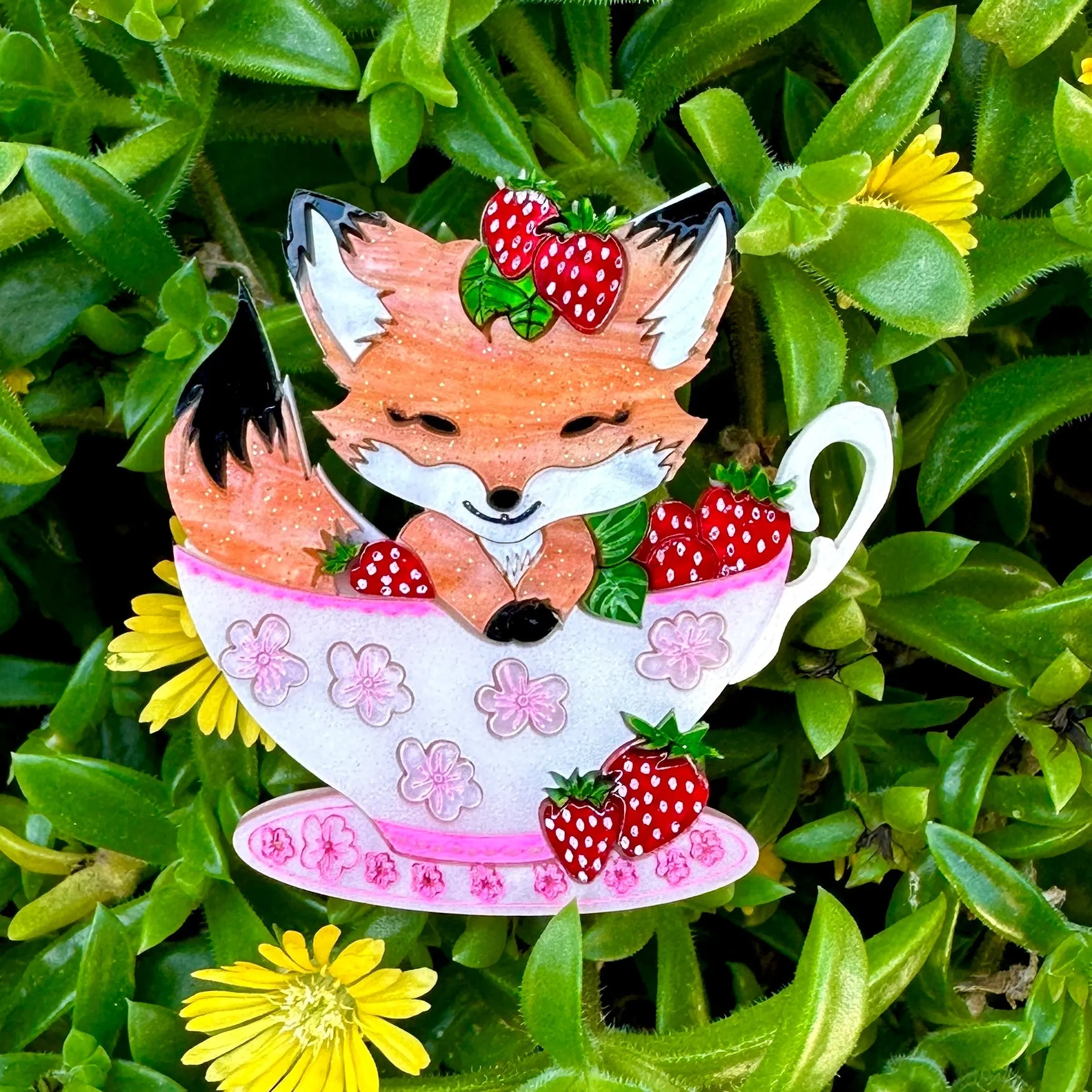 Ruby the Strawberry teacup 🍓 - brooch - Set of 2