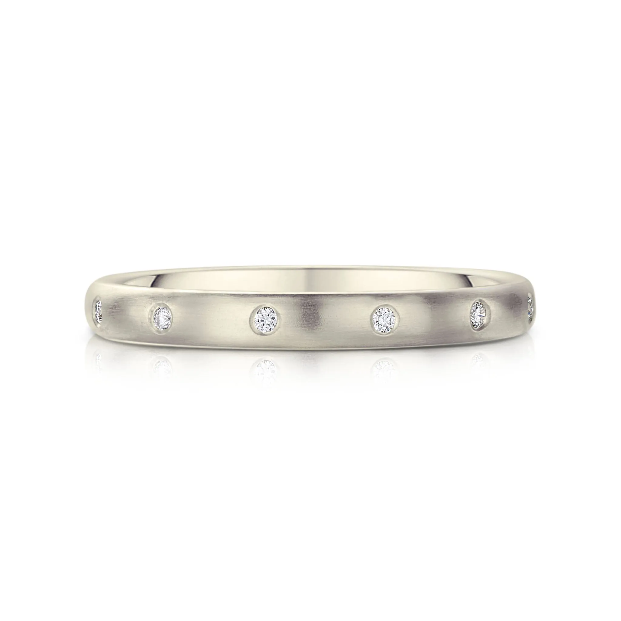 Traditional 12-diamond 3mm Wedding Ring in 9ct White Gold